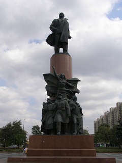 Памятник В. И. Ленину, работы скульптора Л.Е. Кербеля и архитектора Г.В. Макаревича