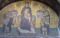 Богоматерь на престоле. Мозаика на южных вратах храма Святой Софии.